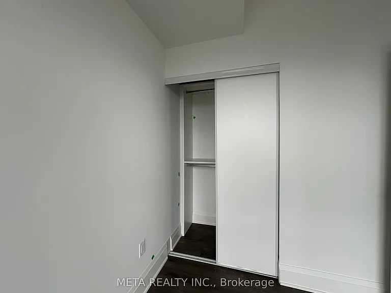 105 Oneida Cres #2710 — Photo 17