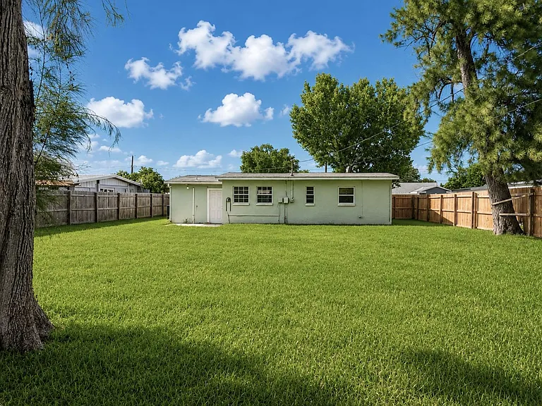 6013 Francis Dr — Photo 12