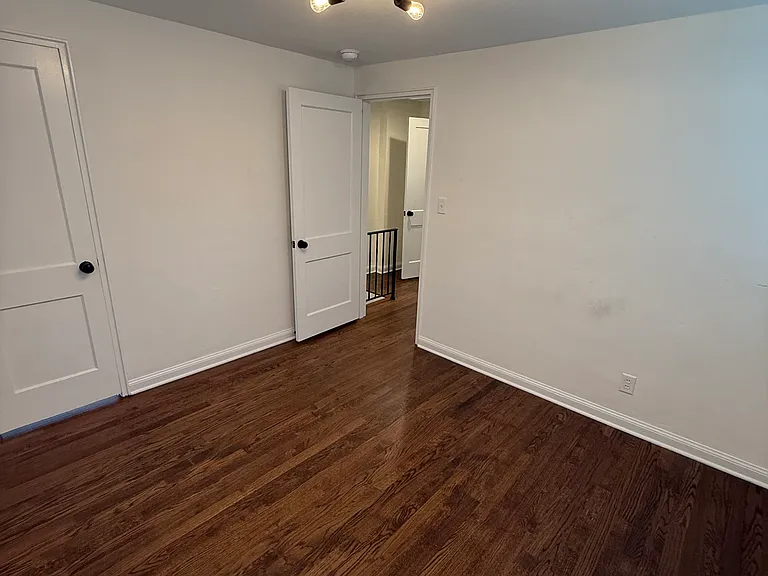 1201-1211 Colonial Dr — Photo 9