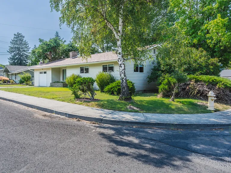 2503 Wright St — Photo 37