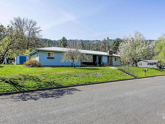 3rd image of 12774 Vista Ave