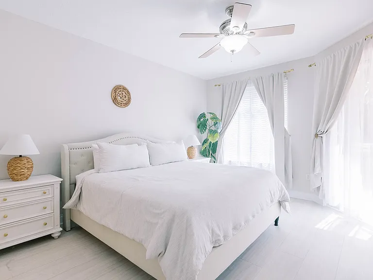 521 Mandalay Ave — Photo 37