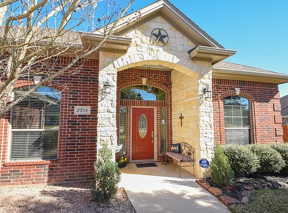 3rd image of 2914 Twisted Oak Dr