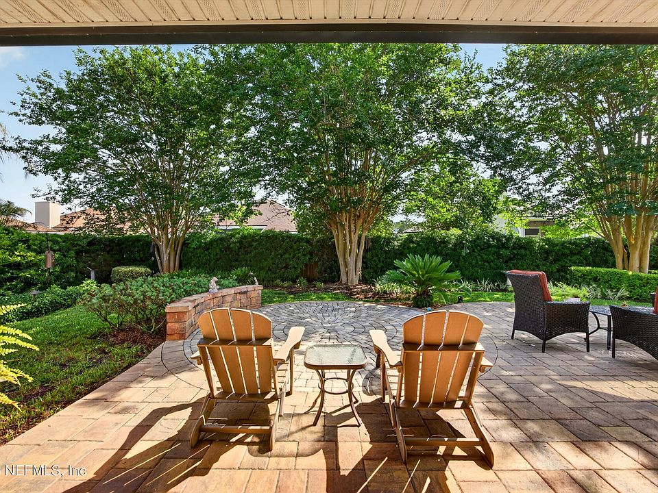 1st image of 424 QUEEN ANNE Court