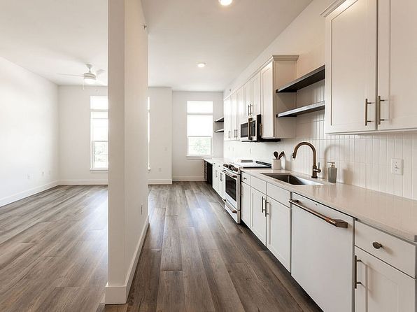 2825 Devine St #2-109