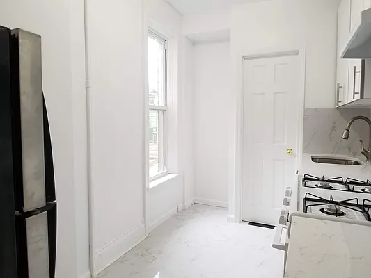 Rented by Compass | media 19