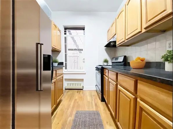 350 West 110th Street image 4 of 7