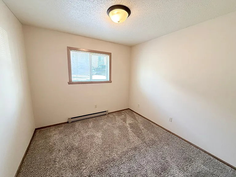 1422-32 — Photo 11