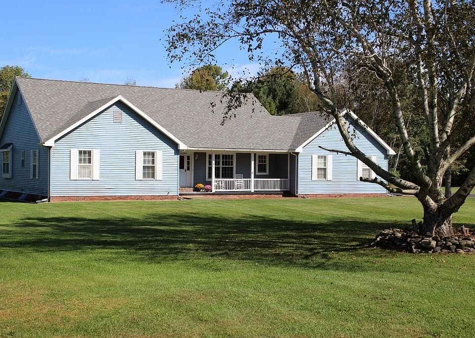 1st image of 140 Hills Creek Dr