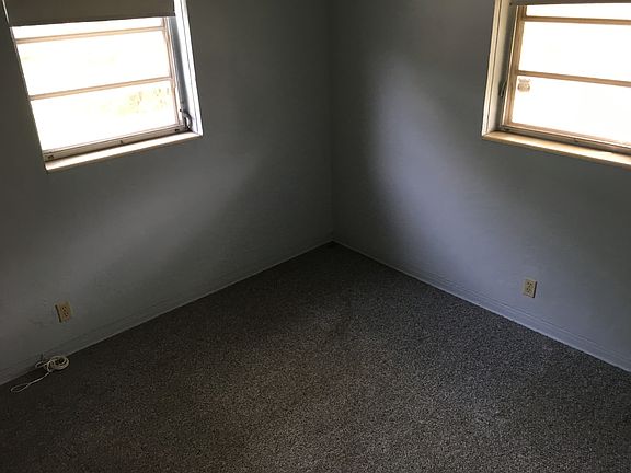 4th image of 920 Alabama Ave