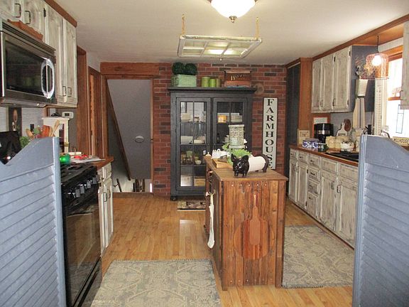 4th image of 351 E Valley Dr