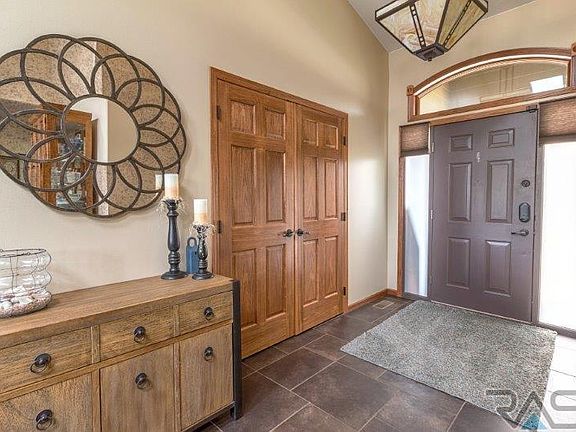 4th image of 1408 W Wicklow Ln