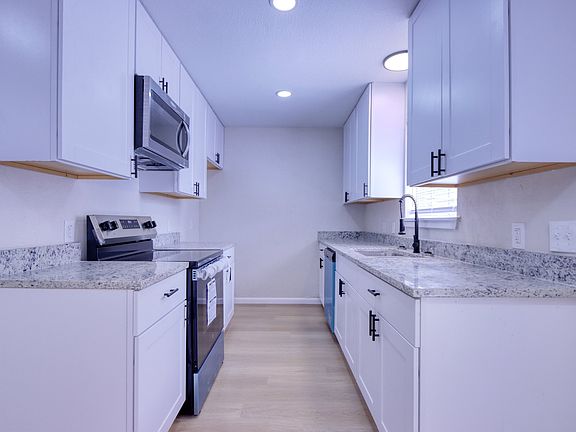5th image of 609 Bethlehem St #1