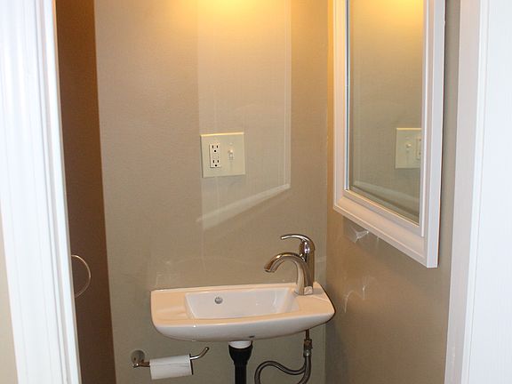 1/2 Bath