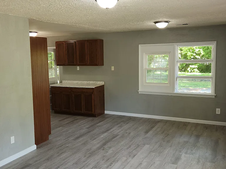 1237 Northdale Ave — Photo 6