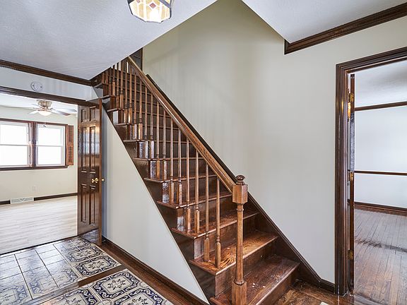 5th image of 8712 Bradford Ln