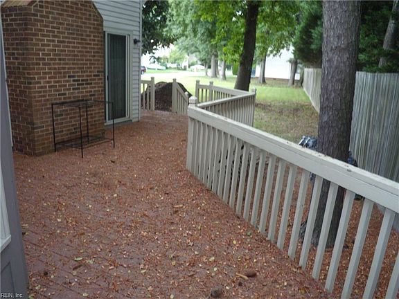 3rd image of 1308 Lake James Dr