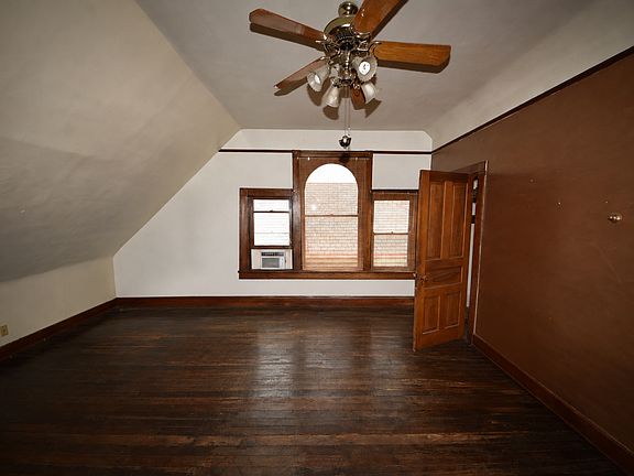 2nd image of 538 Terrace Ave