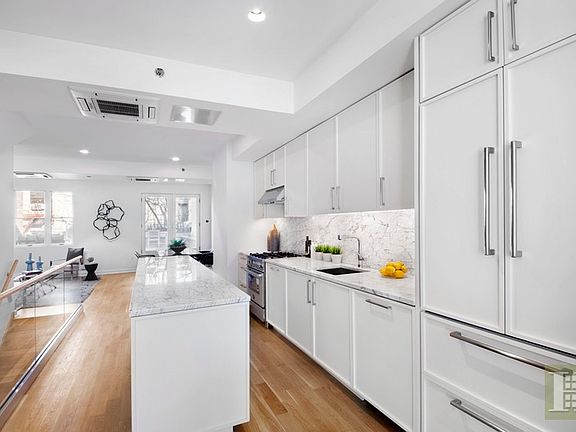3rd image of 415 E 6th St Floor 2