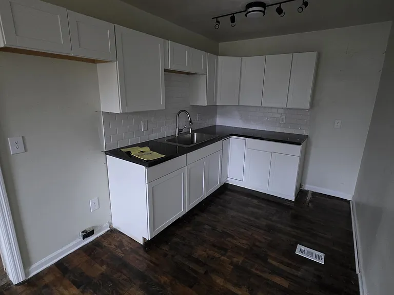3724 Hewlett Dr — Photo 9