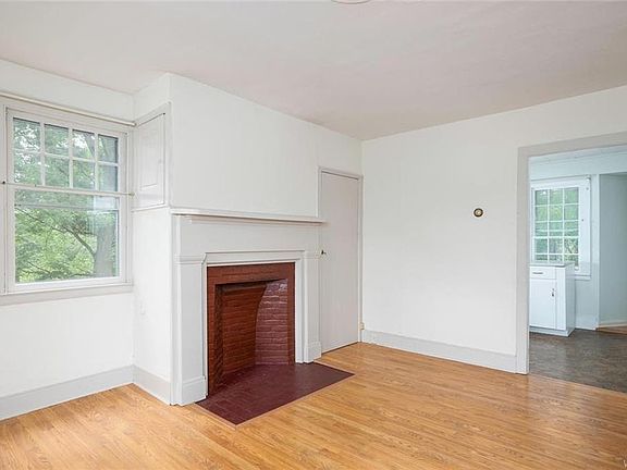 2nd image of 340 Main St APT 4