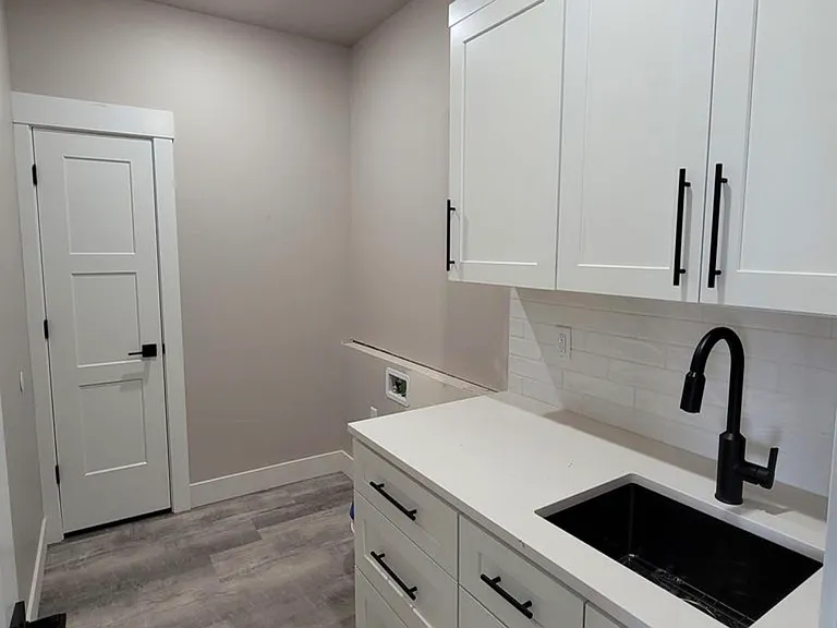 1134 Vista Ave — Photo 3