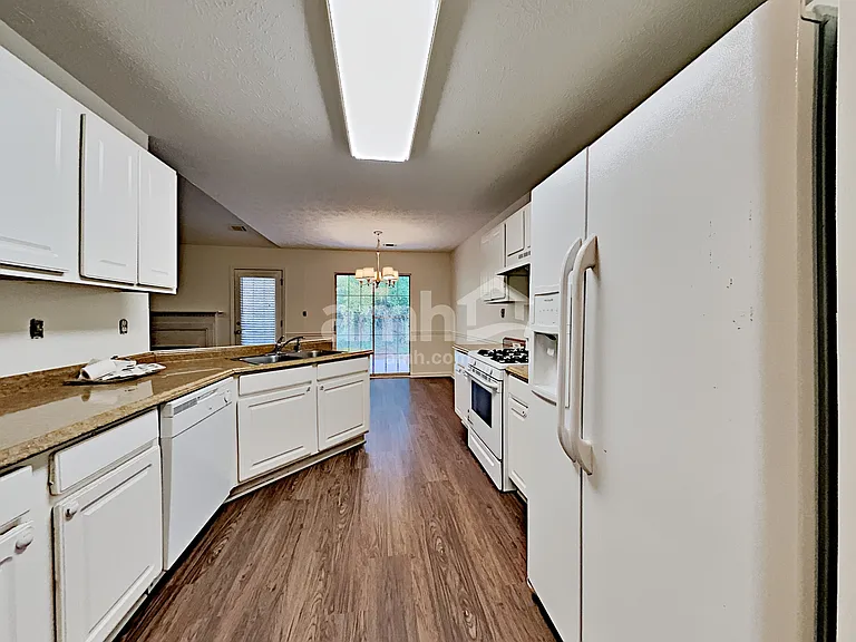 6465 Chestnut Bend Dr — Photo 8