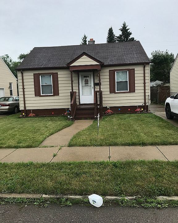 1st image of 1015 Mill St