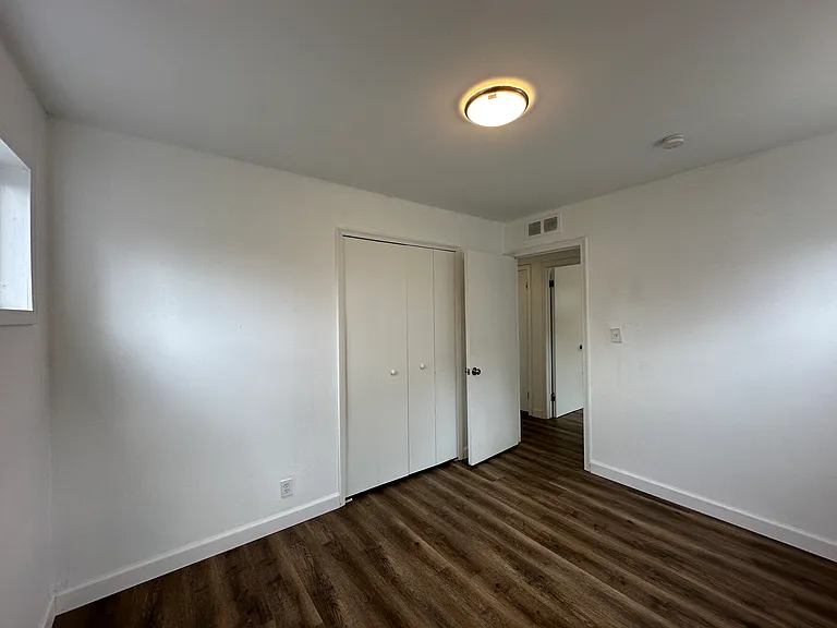 1615 E Greig Ave — Photo 21