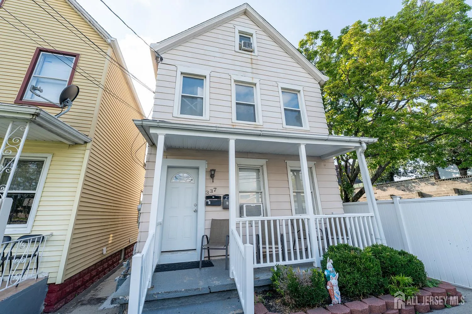 1 bed, 1.0 bath, 1252 sqft, $1,850 — Photo 1