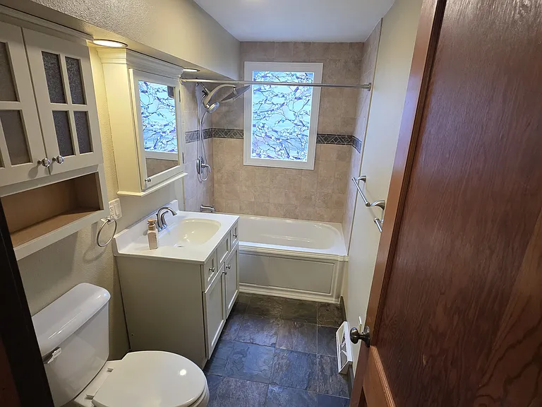 546 Hubbell St — Photo 24