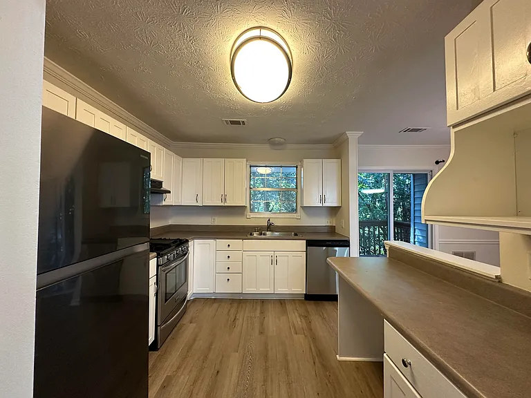 1801 Queen Anne Ct — Photo 5