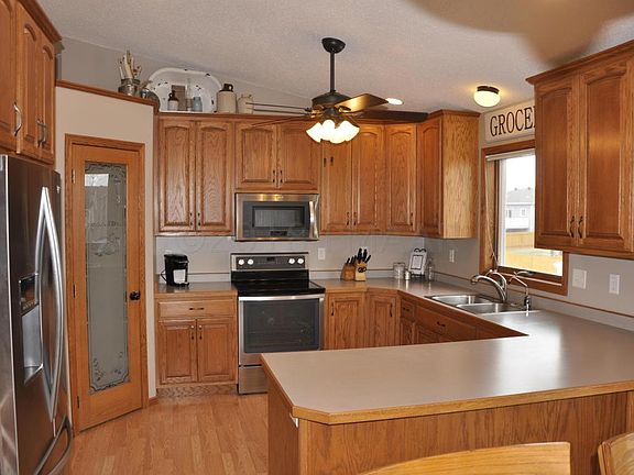 2nd image of 1084 Parkway Ln