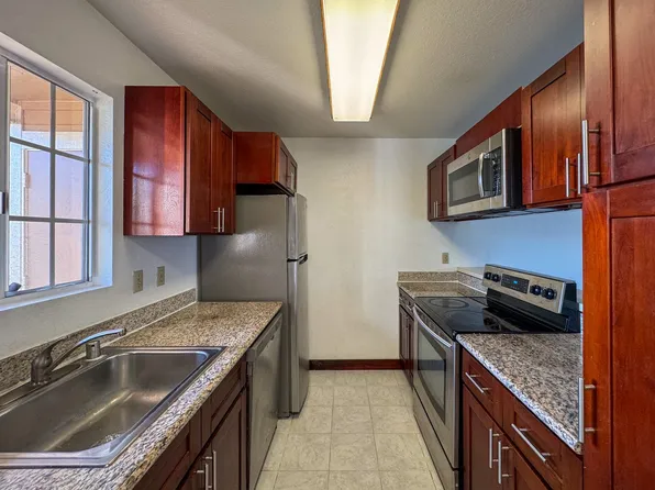 94-1465 Waipio Uka St APT S104, Waipahu, HI 96797