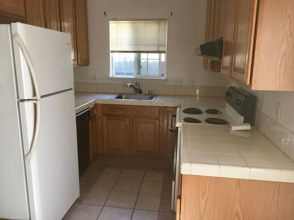 1st image of 928 Ravenscourt Ave APT 1