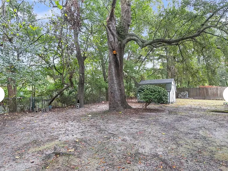 16 Oak Forest Dr — Photo 11