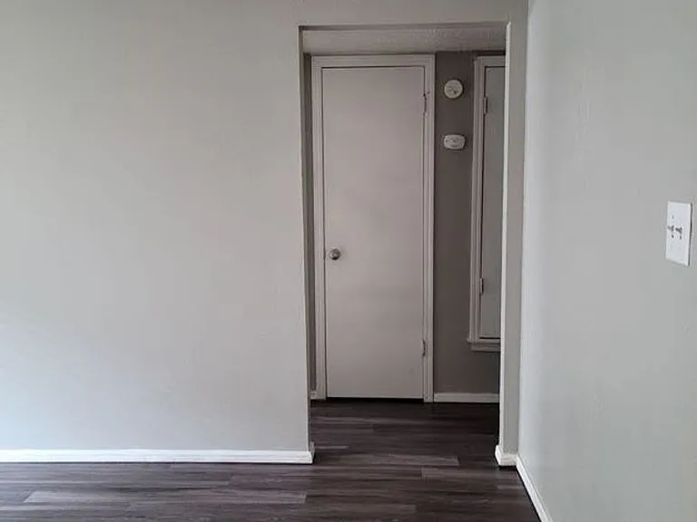 Bryant Grove Apartments — Photo 13