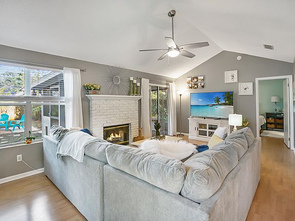 5th image of 2449 Bluffton Dr W