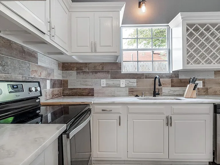 745 W Brooklyn Ave — Photo 14