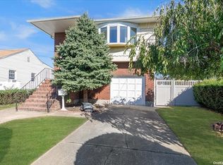 1364 James St, Elmont, NY 11003
