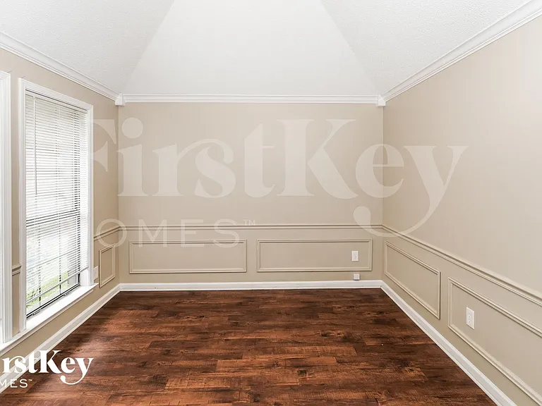 3456 Sunswept Dr — Photo 4