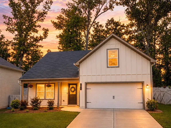 366 Fox Creek Dr, Braselton, GA 30517
