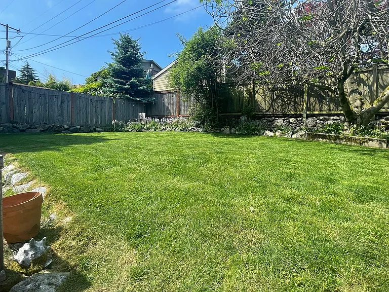 4725 35th Ave SW — Photo 17
