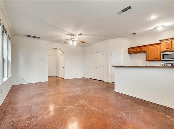3rd image of 8438 Jay St