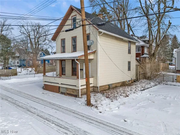 1258 Minerva Ct NW, Canton, OH 44703