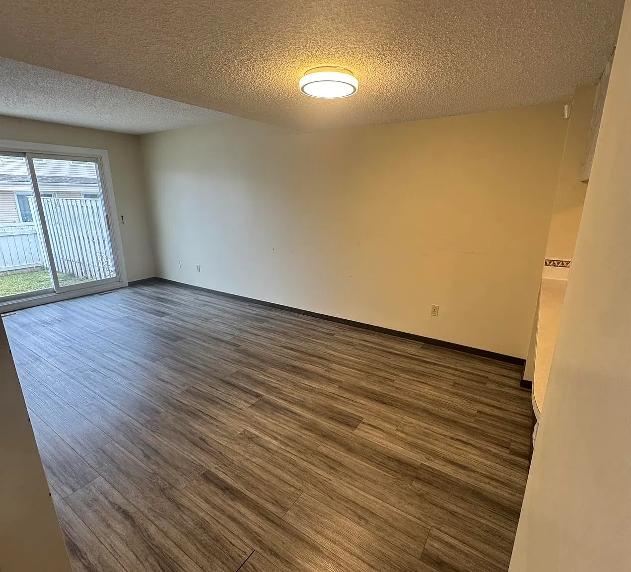16557 100 Street Northwest Edmonton — Photo 3