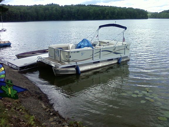 20' Crest Pontoon negotiable