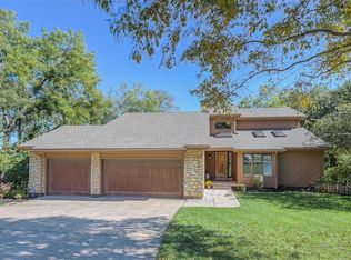 2512 NE 66th St, Gladstone, MO 64118