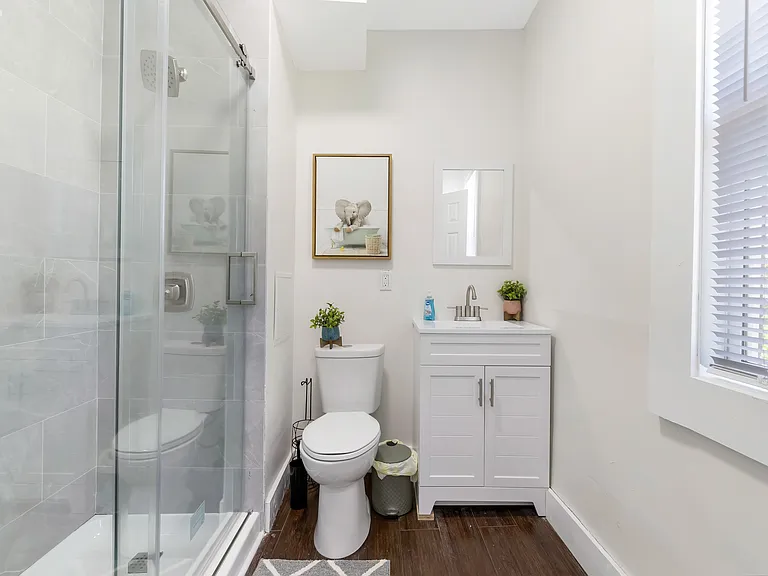 13476 Clifton Blvd #205 — Photo 4