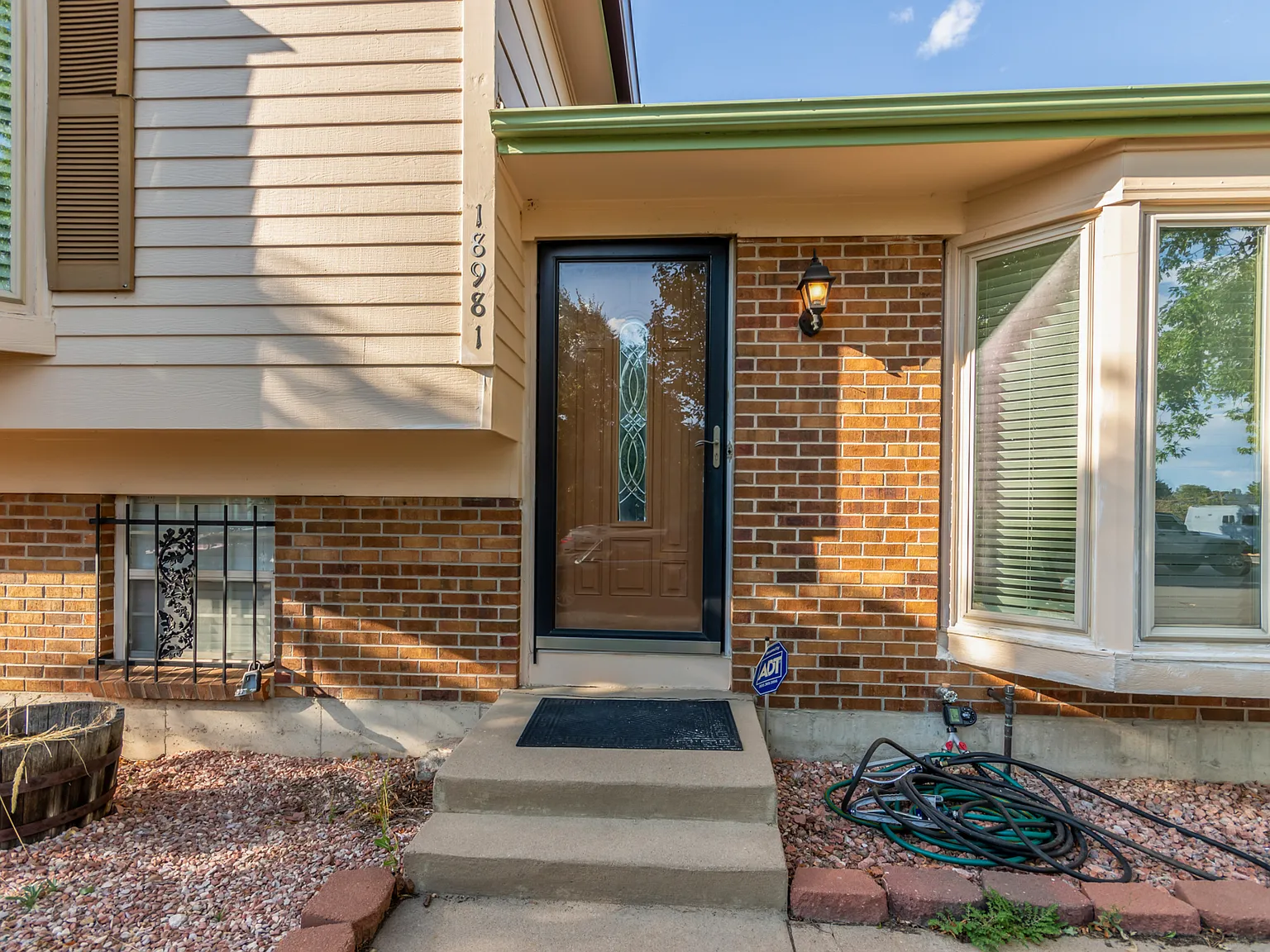 3 bed, 1320 sqft, $2,550 — Photo 3
